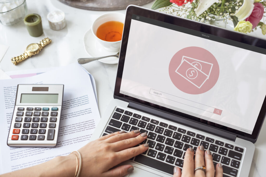 concepto de finanzas inversión ingresos capital y crecimiento económico en negocios digitales