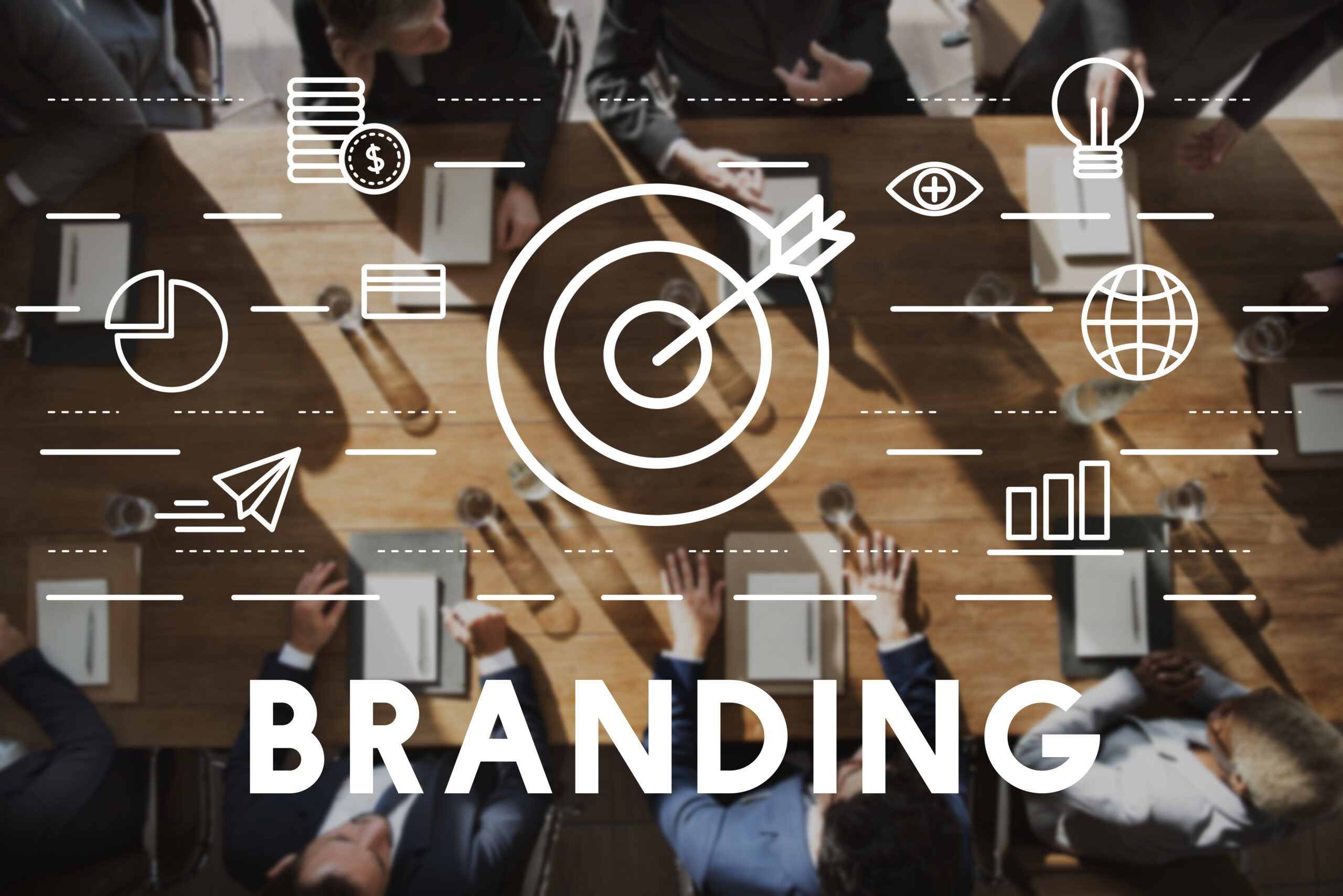 Concepto de branding, publicidad y valor de marca relacionado con la identidad corporativa y el marketing digital.