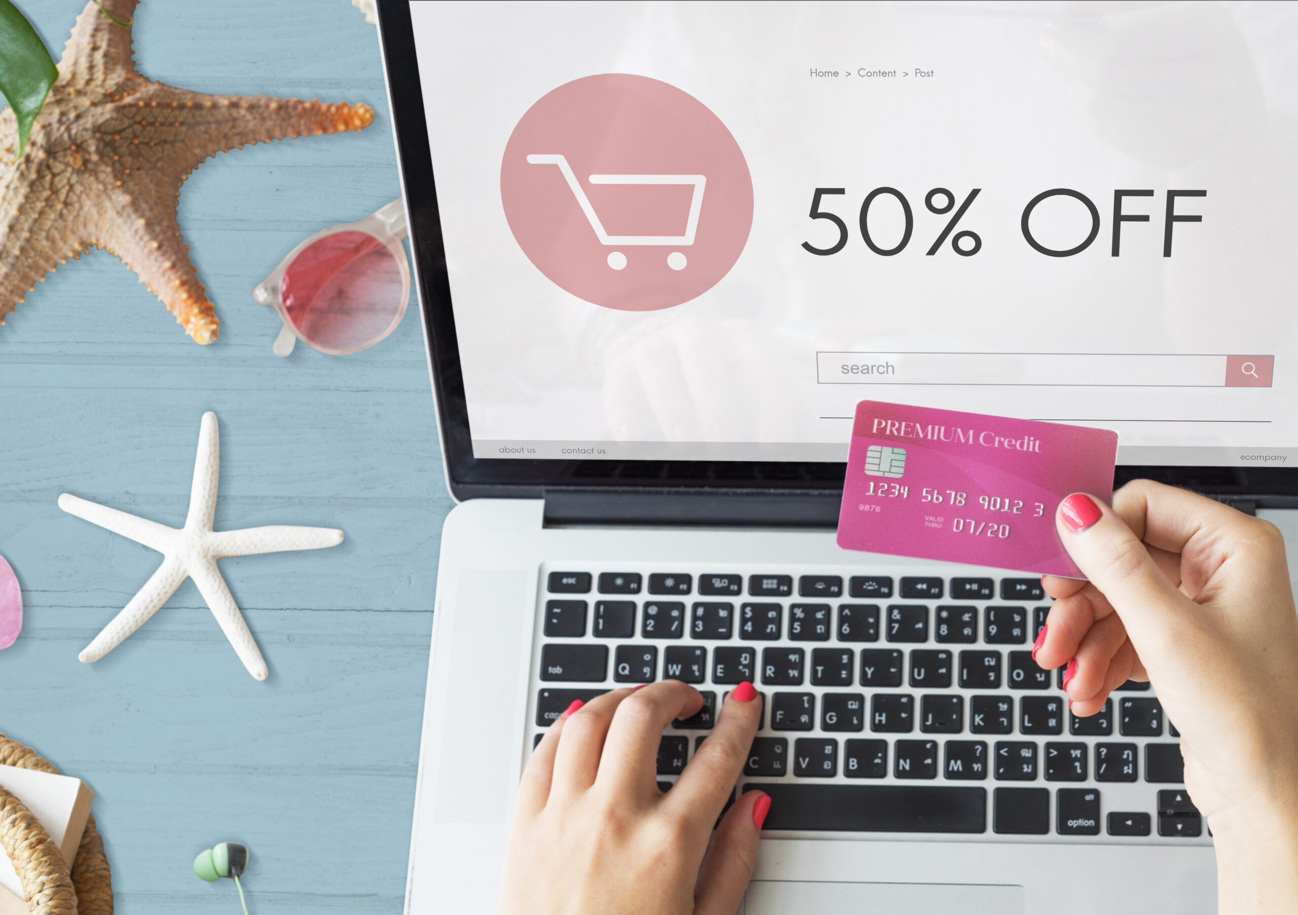 Concepto de tienda online y e-commerce, relacionado con el precio y desarrollo de una página web.