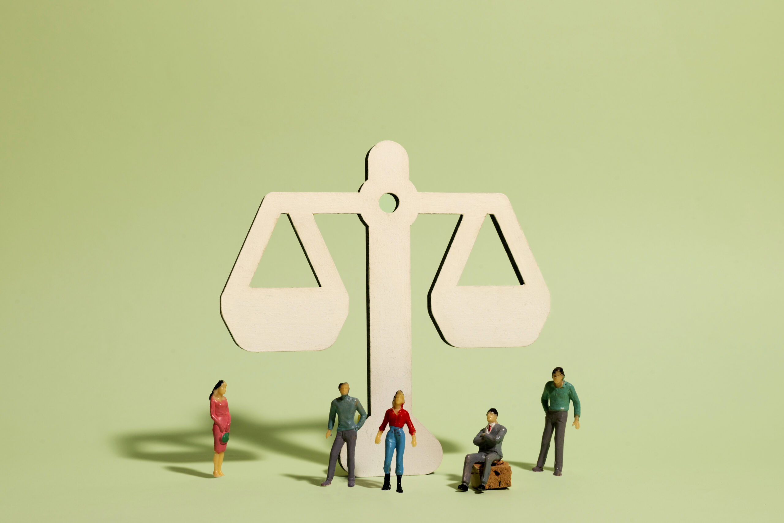 Ilustración conceptual sobre ética, confianza y aspectos legales en el entorno digital y empresarial.